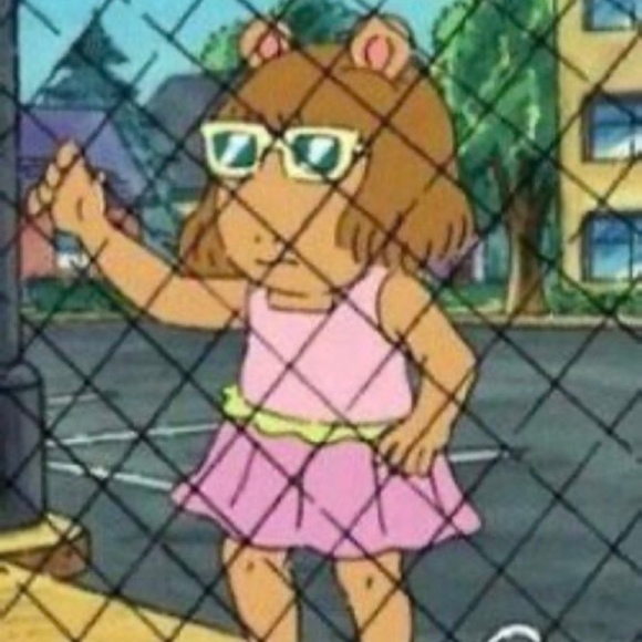 Meet your Posher, Ariana - Picture 1 of 1